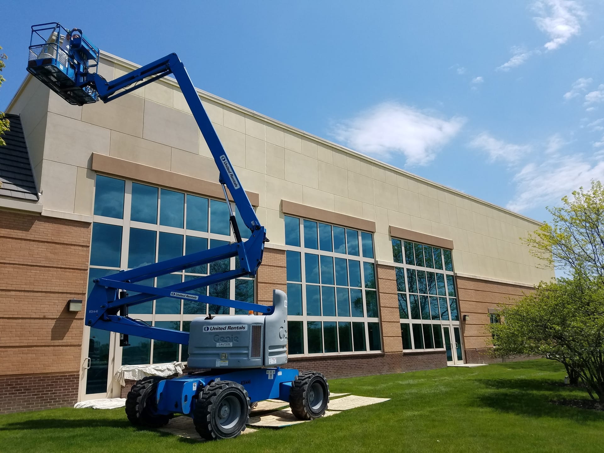 Commercial Building Exterior Fresh Paint - Commercial Painting by Z&Z Painting