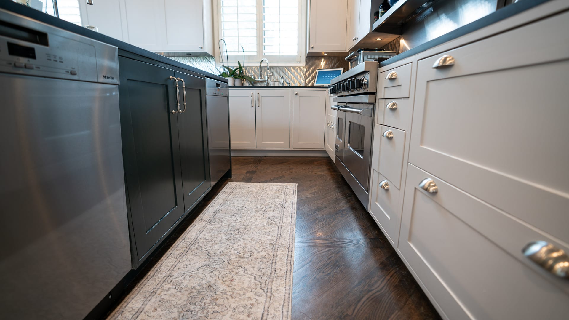 Winnetka White Gray Kitchen Tile Backsplash